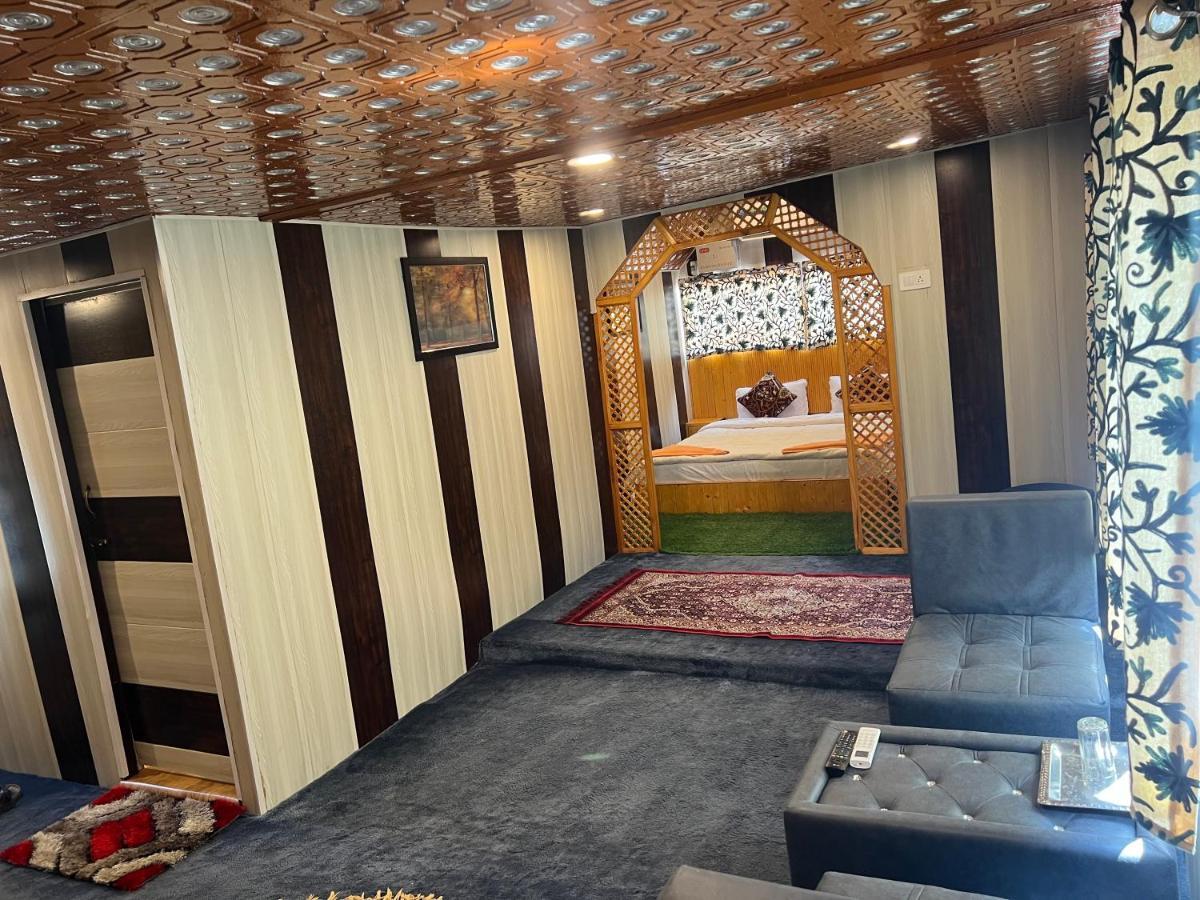 Aristotle Group Of Houseboats & Transportation Hotel Srīnagar Exterior foto