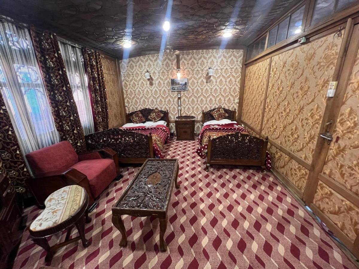 Aristotle Group Of Houseboats & Transportation Hotel Srīnagar Exterior foto