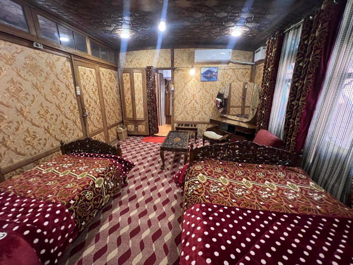 Aristotle Group Of Houseboats & Transportation Hotel Srīnagar Exterior foto